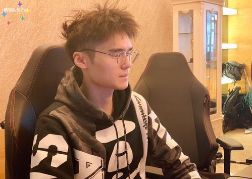 dota2ti10临近,ob解说团将参加钓鱼活动水友记得戴头盔