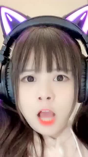 萌妹子火线妹,这魔性的表情吧,太逗了