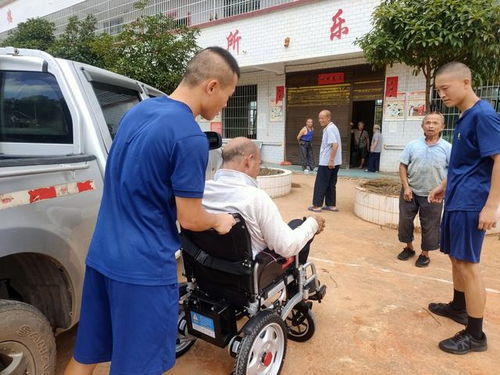 电动轮椅没了电,孤寡老人没方向,蓝山消防紧急处置