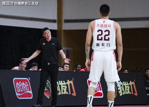 曾繁日疯了怒怼杜锋秒变核心认怂或无奈之举广东队要小心了