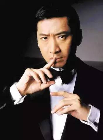曾红过黄晓明,林心如刘涛为他痴狂,被封杀后却成为了最有钱的表情包