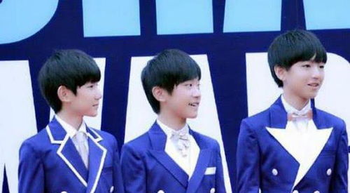 415tfboys三小只同时更博,都配表情包,到底是什么日子