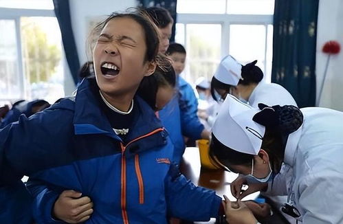 北体男生打针引围观,阳气足壮实还养眼,这才是男生该有的样子