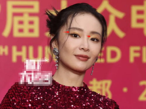 百花奖红毯生图关晓彤麒麟臂抢镜,佟丽娅状态极佳,徐娇变样