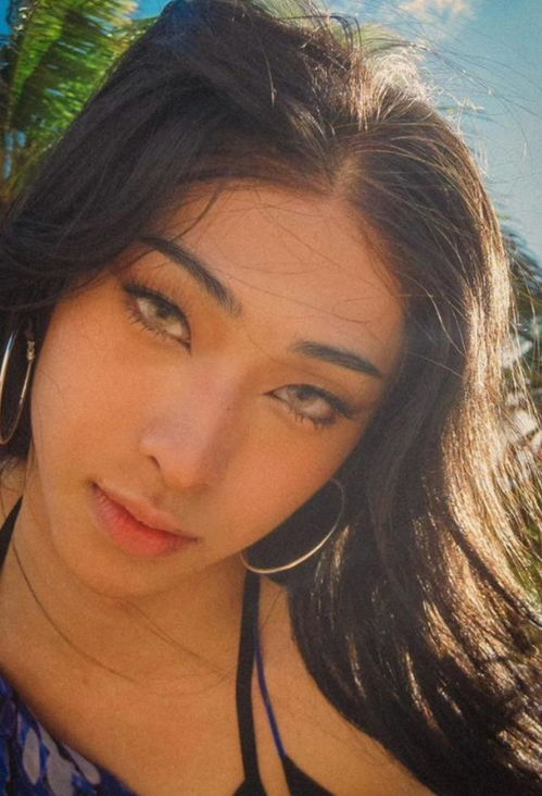 伊能静儿子哈利再晒女装照穿吊带装化浓妆喝酒狂欢