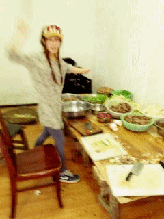 搞笑gif女友第一次回老家做饭,我真的有点害怕啊