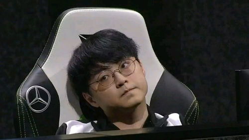 终是许秀抗下所有韩网晒许秀前后表情对比亲切称其小巨人