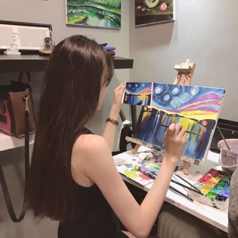 我们都很回忆曾经的曾经,但那曾经的曾经我们却都不愿提起
