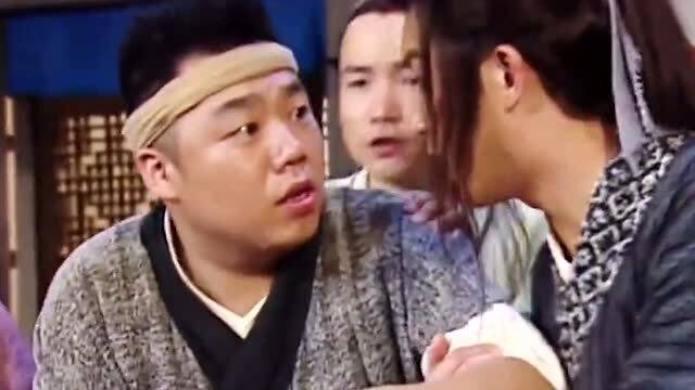 同福客栈来了位神奇的人物,不仅能克制白展堂的葵花点穴手,还让小郭脱臼了