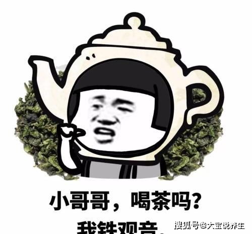 开心笑话过年去买衣服,营业员让俺试一件打底衫,说试衣间有人