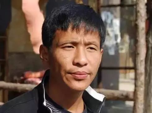 春晚舞台一夜走红,只因临时发挥说了一句话,现在37岁病情恶化