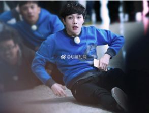 妈呀张艺兴这组图每一张都是表情包啊不屑脸卖萌脸齐上演