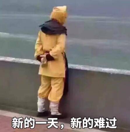 倪妮亮片裙似仙女,除了厌世脸和女神身材,这个才是她的终极神器