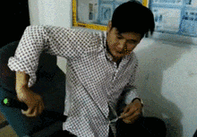 搞笑gif这是得套中几次让牵走啊