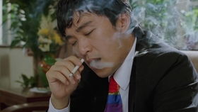 岳云鹏现场学于谦抽烟,搞笑表情惹观众大笑