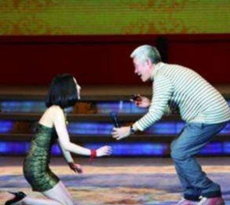 周星驰刚把她捧红就决裂,又下跪拜师赵本山,如今混得如何