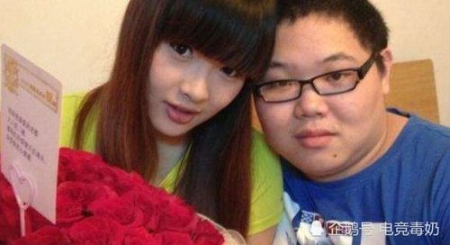 pdd表情包上了热搜排行榜第一名,到底发生了什么事情