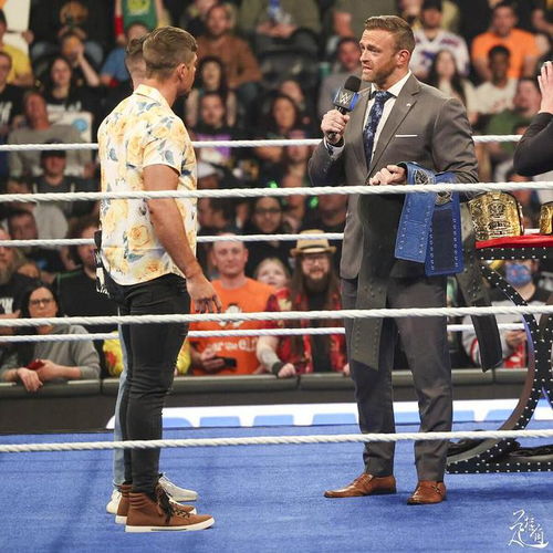 wwe冠军下一位挑战者敲定,蓝色品牌新版双打腰带长这样