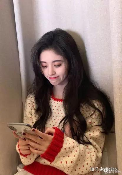 青春有你2集齐吴亦凡绯闻女友林小宅48姐妹团,这是要恰烂钱吗