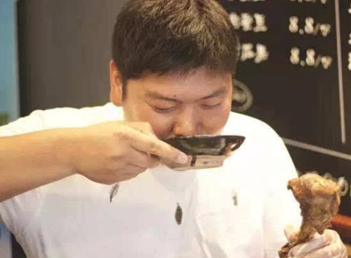 如果这4个特点你占3个,那就要好好注意了,酒要少喝