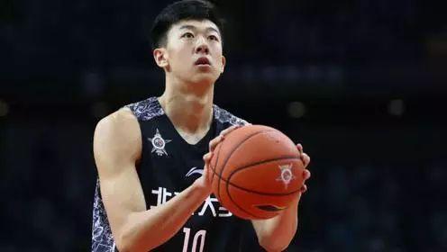 锁定cba状元马布里现场考察王少杰的天赋不是吹的