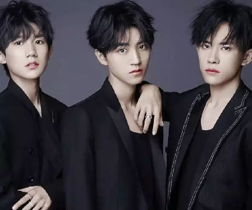 tfboys抗寒能力王源被冻的模糊,千玺勉强微笑,王俊凯缩墙角