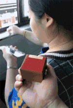 搞笑gif趣图妹子的身材这么好,盘她