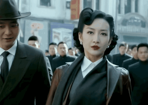 摇头晃脑,表情狰狞,37岁杨幂带来85花教科书式演技