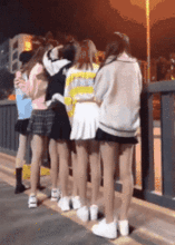 搞笑gif趣图女朋友今天叫我去她们寝室,进去后我觉得我应该分手了