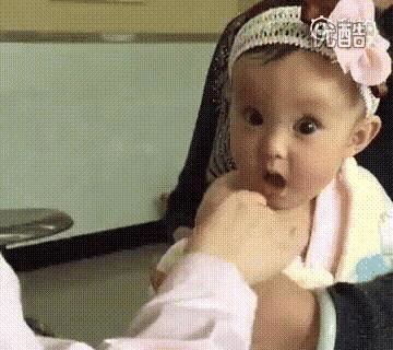 宝宝打针前一秒笑成花,后一秒疼出表情包,医生你为什么要害我